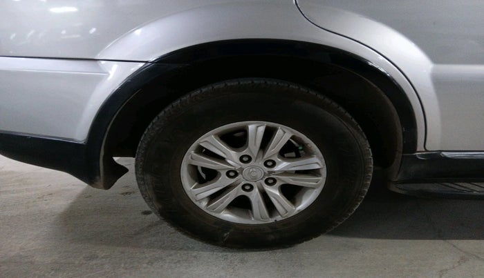 2014 Ssangyong Rexton RX7, Diesel, Automatic, 1,88,481 km, tyre