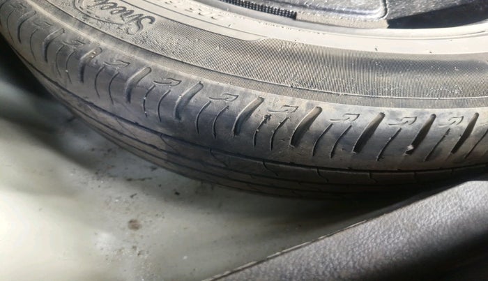 2022 Maruti Vitara Brezza VXI, Petrol, Manual, 62,794 km, tyre