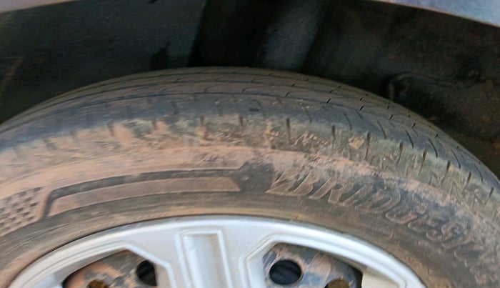 2021 Tata ALTROZ XE PETROL, Petrol, Manual, 72,835 km, tyre