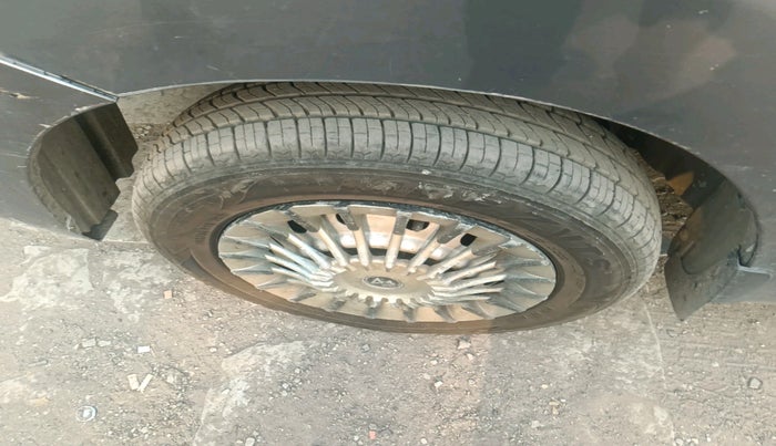 2017 Maruti Wagon R 1.0 LXI CNG, CNG, Manual, 94,149 km, tyre