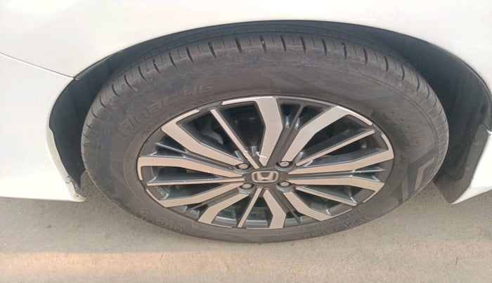 2017 Honda City 1.5L I-VTEC ZX CVT, Petrol, Automatic, 1,73,320 km, tyre