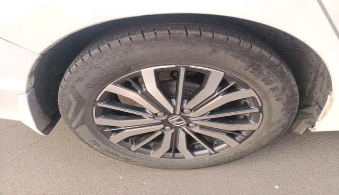 2017 Honda City 1.5L I-VTEC ZX CVT, Petrol, Automatic, 1,73,320 km, tyre