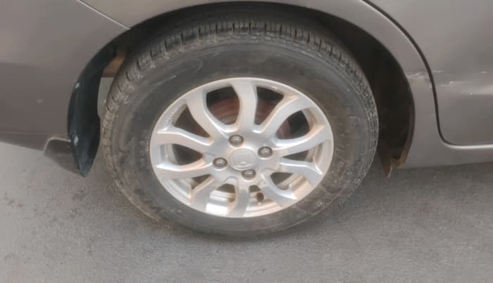 2016 Honda Amaze 1.2L I-VTEC VX AT, Petrol, Automatic, 52,027 km, tyre