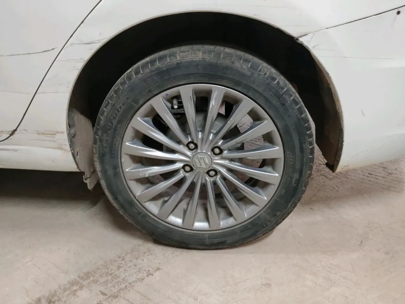 2018 Maruti Ciaz S DIESEL 1.3, Diesel, Manual, 97,942 km, tyre
