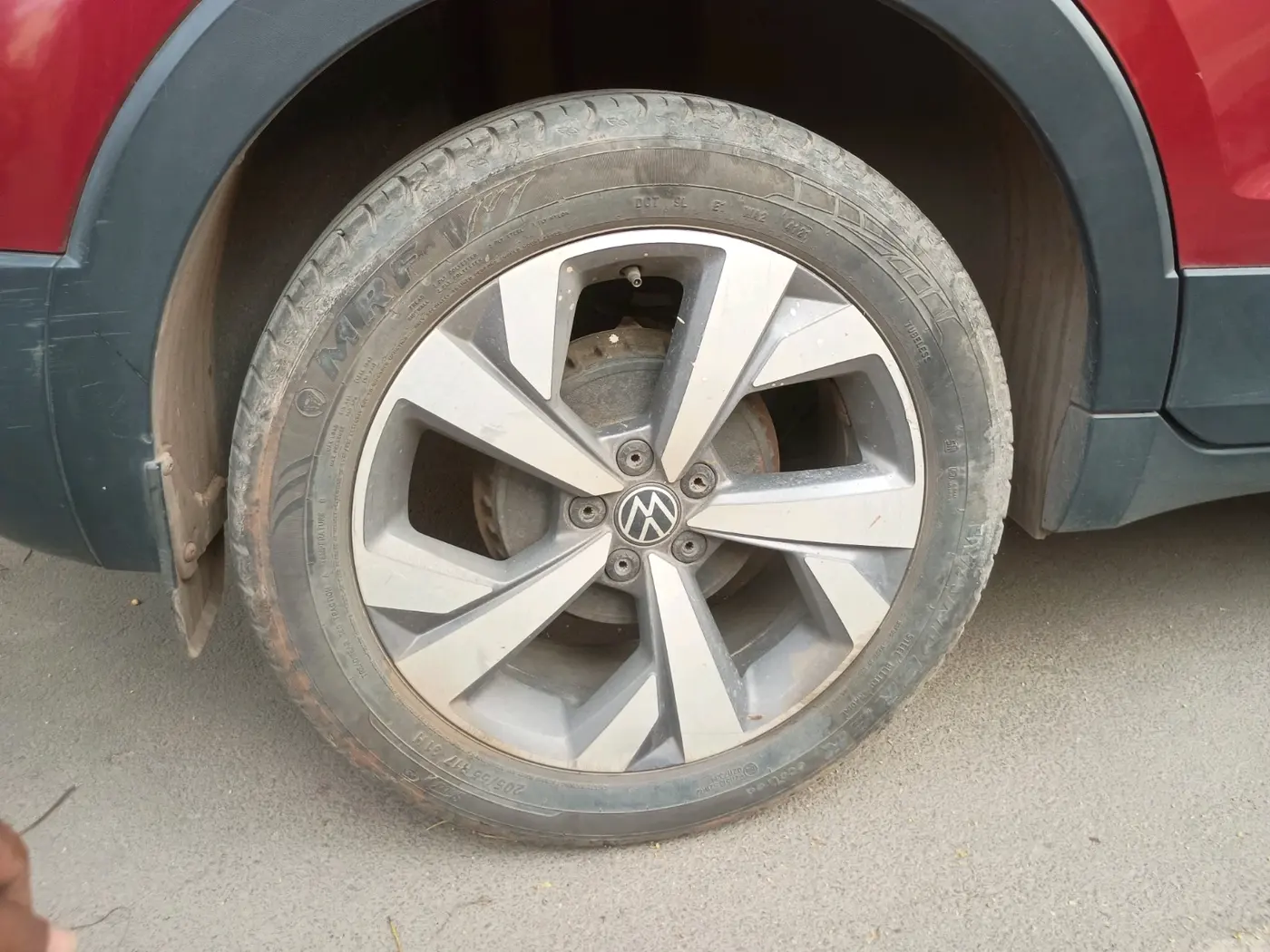 2021 Volkswagen TAIGUN TOPLINE 1.0 TSI AT, Petrol, Automatic, 26,400 km, tyre