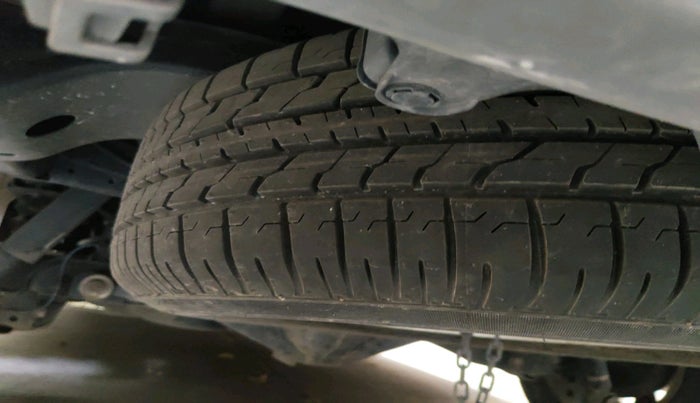 2017 Toyota Innova Crysta 2.4 ZX 7 STR, Diesel, Manual, 38,183 km, tyre