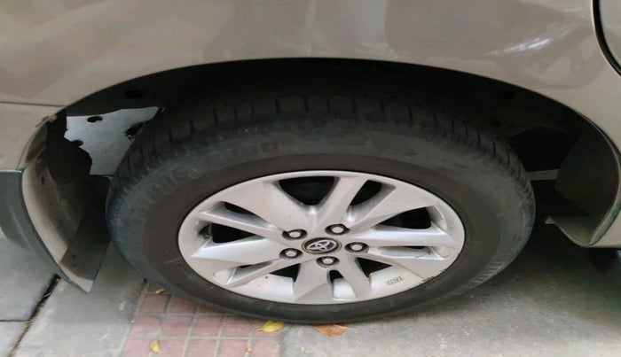 2017 Toyota Innova Crysta 2.4 ZX 7 STR, Diesel, Manual, 38,183 km, tyre