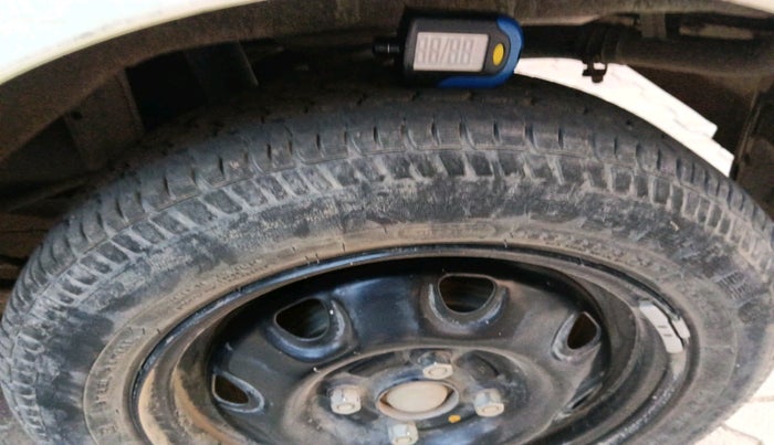 2016 Maruti Alto K10 VXI, Petrol, Manual, 40,938 km, tyre