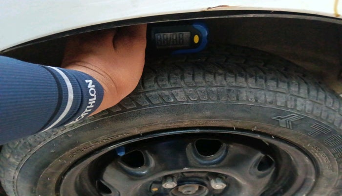 2016 Maruti Alto K10 VXI, Petrol, Manual, 40,938 km, tyre