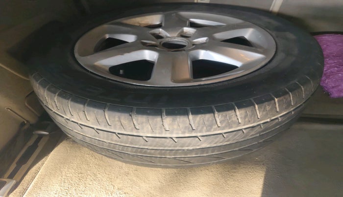 2011 Audi Q7 3.0 TDI QUATTRO, Diesel, Automatic, 1,00,723 km, tyre