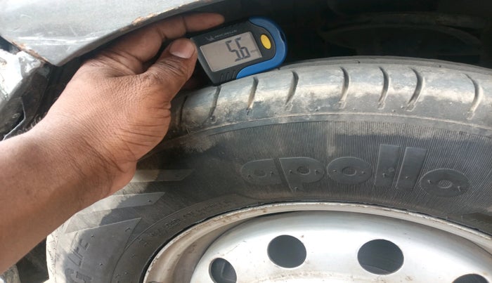 2013 Hyundai i10 ERA 1.1, CNG, Manual, 1,14,967 km, tyre