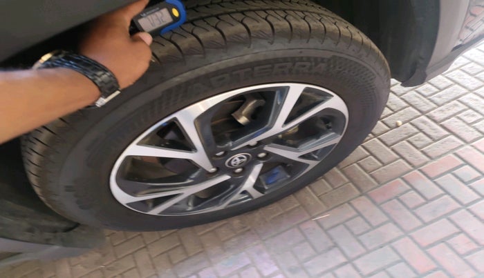 2024 Toyota URBAN CRUISER HYRYDER V AT NEO DRIVE, Petrol, Automatic, 5,779 km, tyre