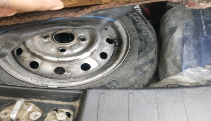 2013 Maruti Wagon R 1.0 LXI, Petrol, Manual, 91,703 km, tyre