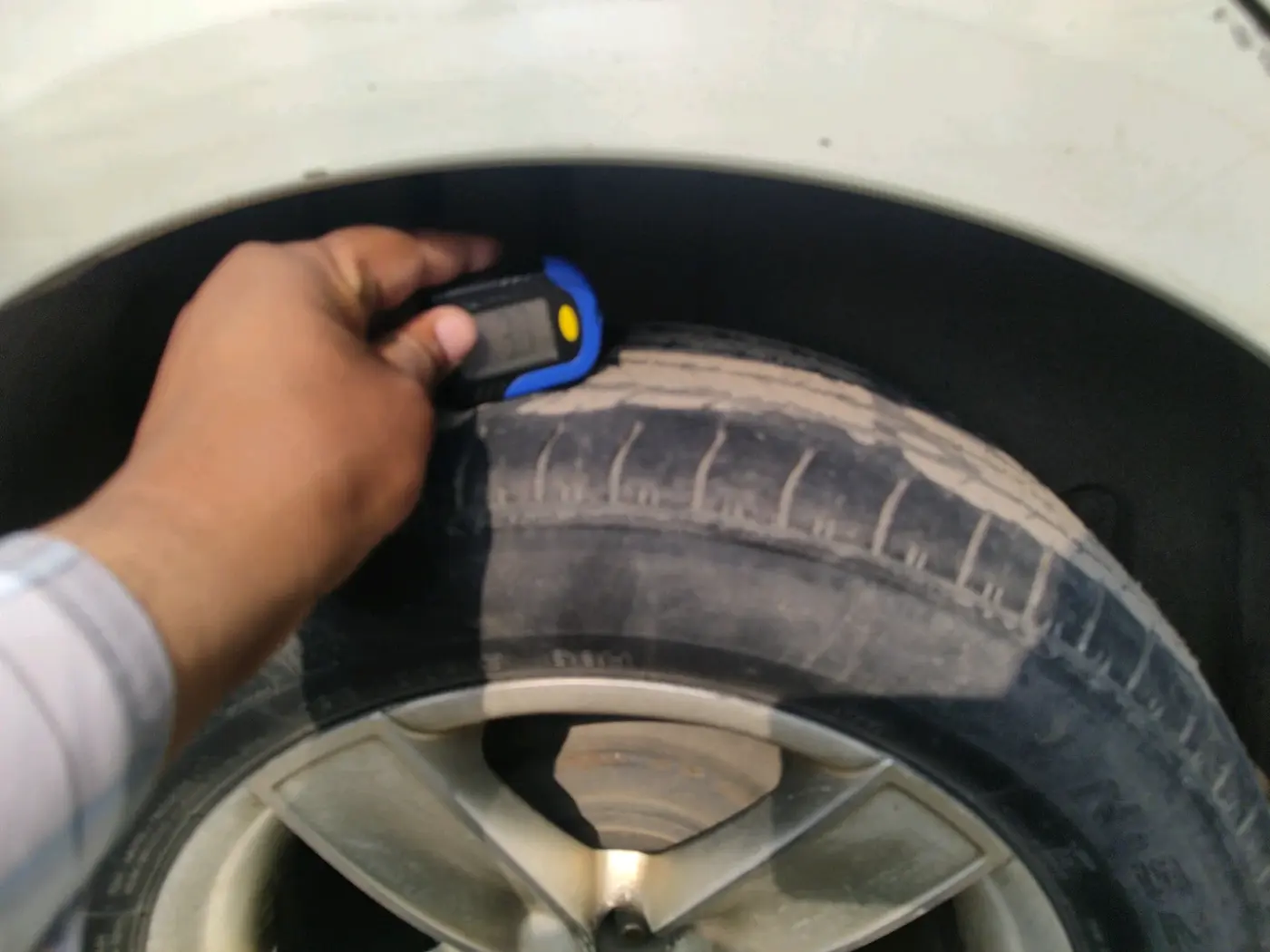 2012 Maruti Swift ZDI, Diesel, Manual, 2,34,075 km, tyre