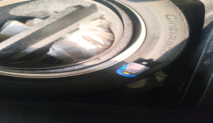 2011 Volkswagen Passat COMFORTLINE DSG, Diesel, Automatic, 1,93,313 km, tyre