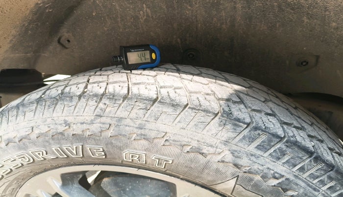 2022 Mahindra Thar LX PETROL HT 4WD AT, Petrol, Automatic, 1,07,466 km, tyre