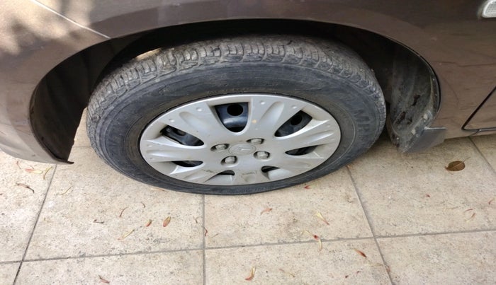 2013 Honda Brio S MT, Petrol, Manual, 41,675 km, tyre