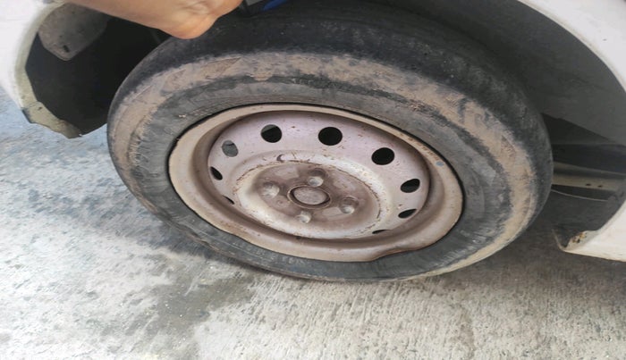 2017 Maruti Wagon R 1.0 LXI, CNG, Manual, 72,967 km, tyre