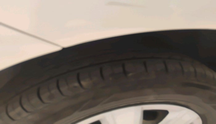 2011 Volkswagen Polo TRENDLINE 1.2L PETROL, Petrol, Manual, 1,36,081 km, tyre