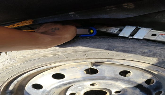 2013 Maruti Swift Dzire VXI, Petrol, Manual, 62,169 km, tyre