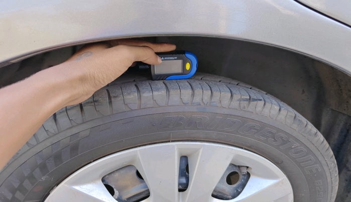 2013 Maruti Swift Dzire VXI, Petrol, Manual, 62,169 km, tyre