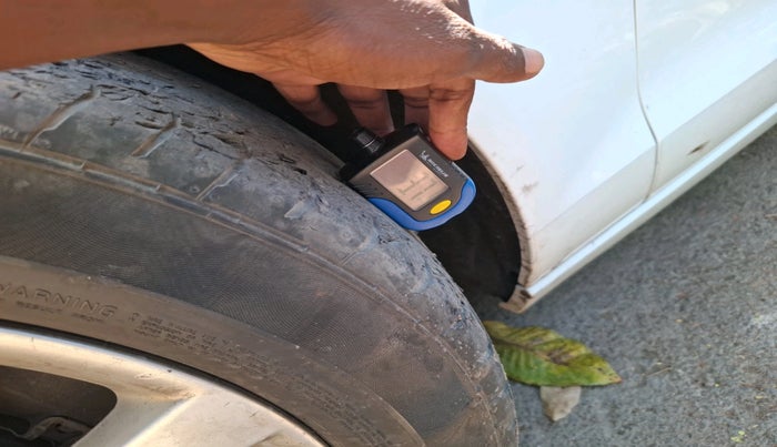 2011 Audi A6 2.0 TDI, Diesel, Automatic, 1,37,997 km, tyre