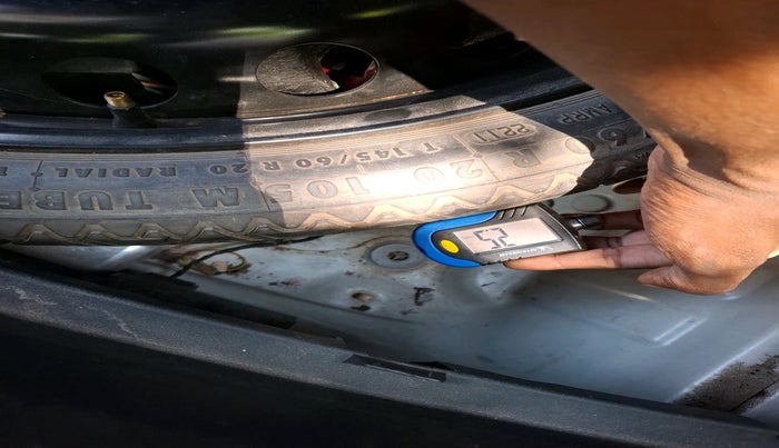 2011 Audi A6 2.0 TDI, Diesel, Automatic, 1,37,997 km, tyre