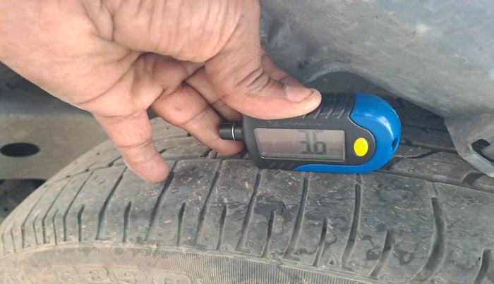 2018 Toyota Innova Crysta 2.8 GX AT 7 STR, Diesel, Automatic, 2,07,120 km, tyre