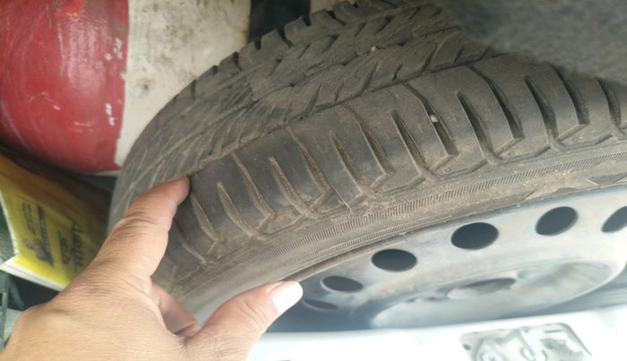 2015 Maruti Wagon R 1.0 VXI, CNG, Manual, 90,149 km, tyre