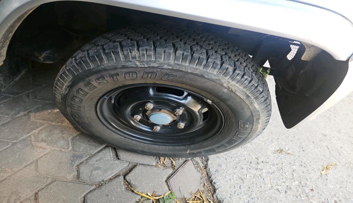 2020 Mahindra Bolero B6 (O), Diesel, Manual, 94,928 km, tyre