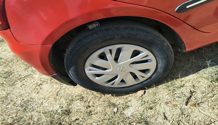 2014 Maruti Swift VDI, Diesel, Manual, 1,84,662 km, tyre