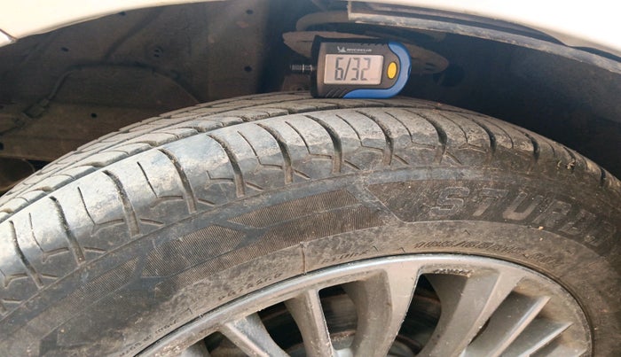 2020 Maruti Ertiga ZXI+ SHVS, Petrol, Manual, 1,04,248 km, tyre