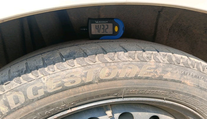 2020 Maruti Ertiga ZXI+ SHVS, Petrol, Manual, 1,04,248 km, tyre