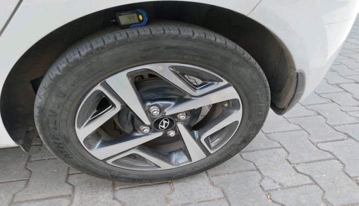 2024 Hyundai GRAND I10 NIOS SPORTZ AMT 1.2 KAPPA VTVT, Petrol, Automatic, 11,176 km, tyre