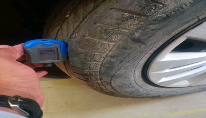 2014 Maruti Ertiga VXI CNG, CNG, Manual, 58,138 km, tyre