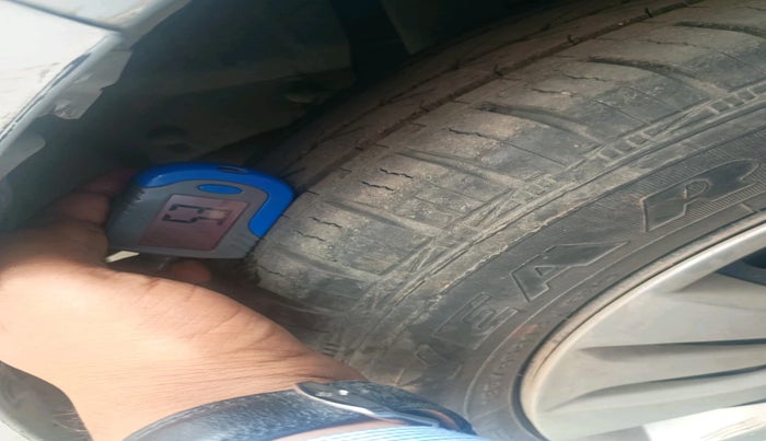 2014 Maruti Ertiga VXI CNG, CNG, Manual, 58,138 km, tyre