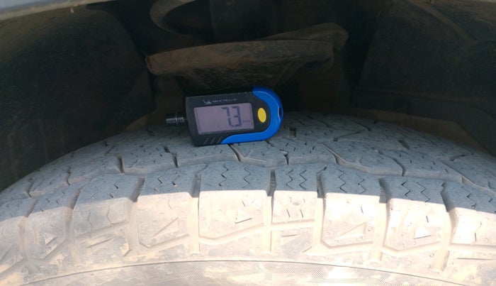 2017 Mahindra XUV500 W10, Diesel, Manual, 1,28,986 km, tyre