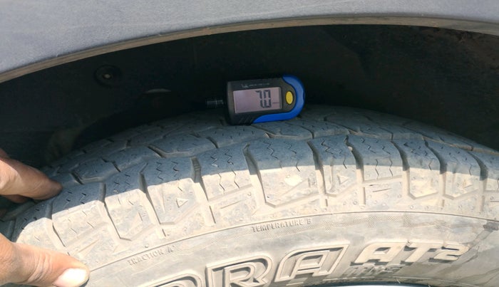 2017 Mahindra XUV500 W10, Diesel, Manual, 1,28,986 km, tyre