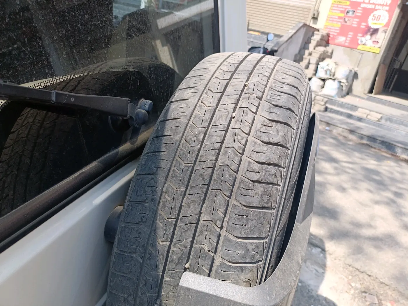 2020 Mahindra Bolero B6 (O), Diesel, Manual, 35,444 km, tyre