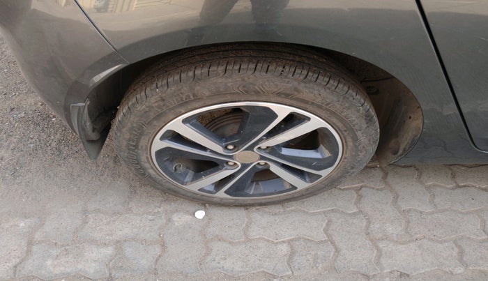 2022 Tata ALTROZ XZA PLUS, Petrol, Automatic, 24,953 km, tyre