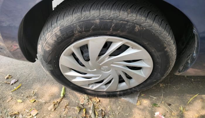 2021 Maruti Ertiga VXI CNG, CNG, Manual, 56,331 km, tyre