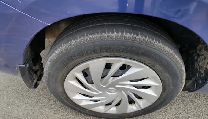 2021 Maruti Ertiga VXI CNG, CNG, Manual, 56,331 km, tyre