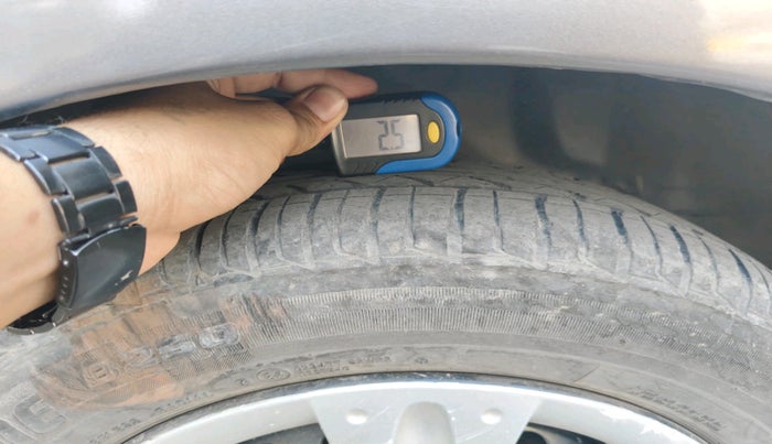 2012 Honda Brio S MT, CNG, Manual, 1,11,673 km, tyre