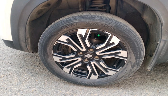 2022 Renault Kiger RXZ MT, Petrol, Manual, 59,357 km, tyre