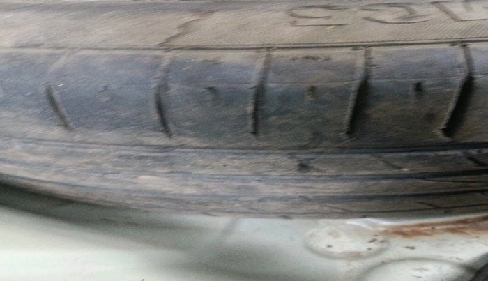 2012 Renault Fluence 1.5 E2, Diesel, Manual, 1,40,256 km, tyre