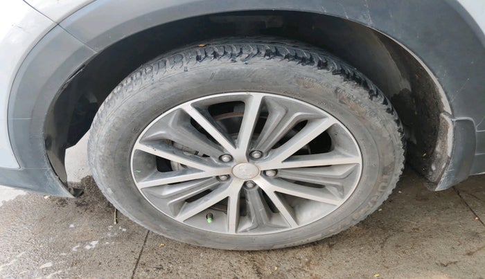 2018 Hyundai Tucson 2WD AT GL DIESEL
, Diesel, Automatic, 1,21,290 km, tyre