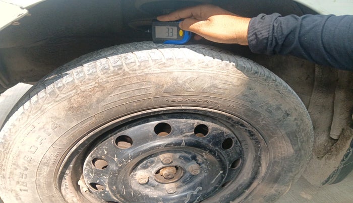 2011 Maruti Swift VXI, Petrol, Manual, 77,372 km, tyre