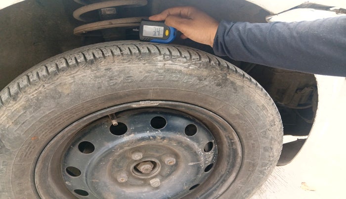 2011 Maruti Swift VXI, Petrol, Manual, 77,372 km, tyre