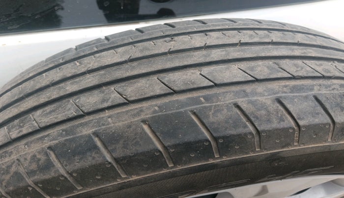 2015 Ford Ecosport TREND+ 1.0L ECOBOOST, Petrol, Manual, 82,688 km, tyre