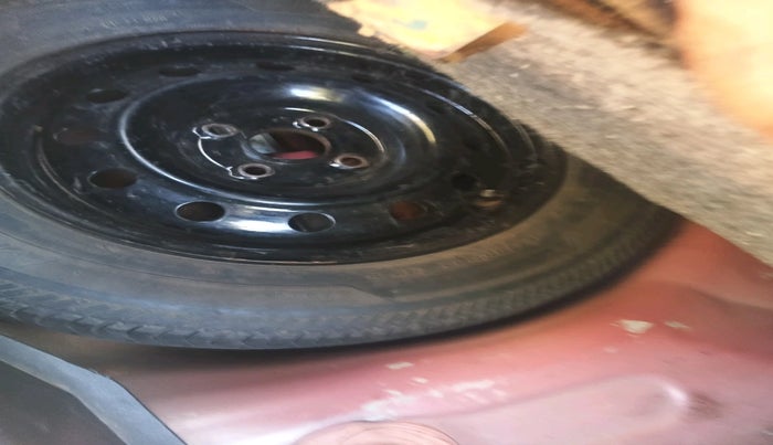 2013 Maruti Swift VXI, Petrol, Manual, 82,682 km, tyre